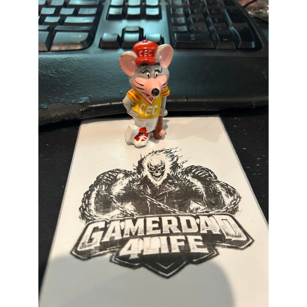Vintage 1986 Chuck E Cheese Baseball Showbiz Pizza Time PVC Figure Figurine